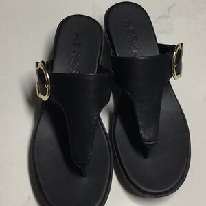 AEROSOLES Black Thong Sandals with Gold Detail